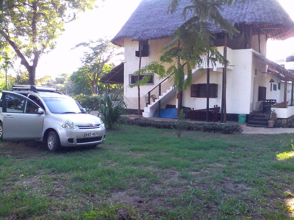 Diani Banda Cottages Diani Beach Eksteriør billede